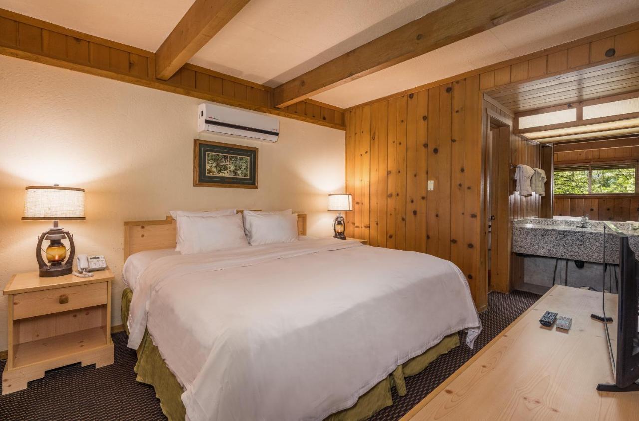 The Pines Resort & Conference Center Bass Lake Eksteriør bilde