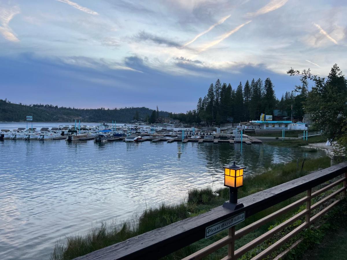 The Pines Resort & Conference Center Bass Lake Eksteriør bilde
