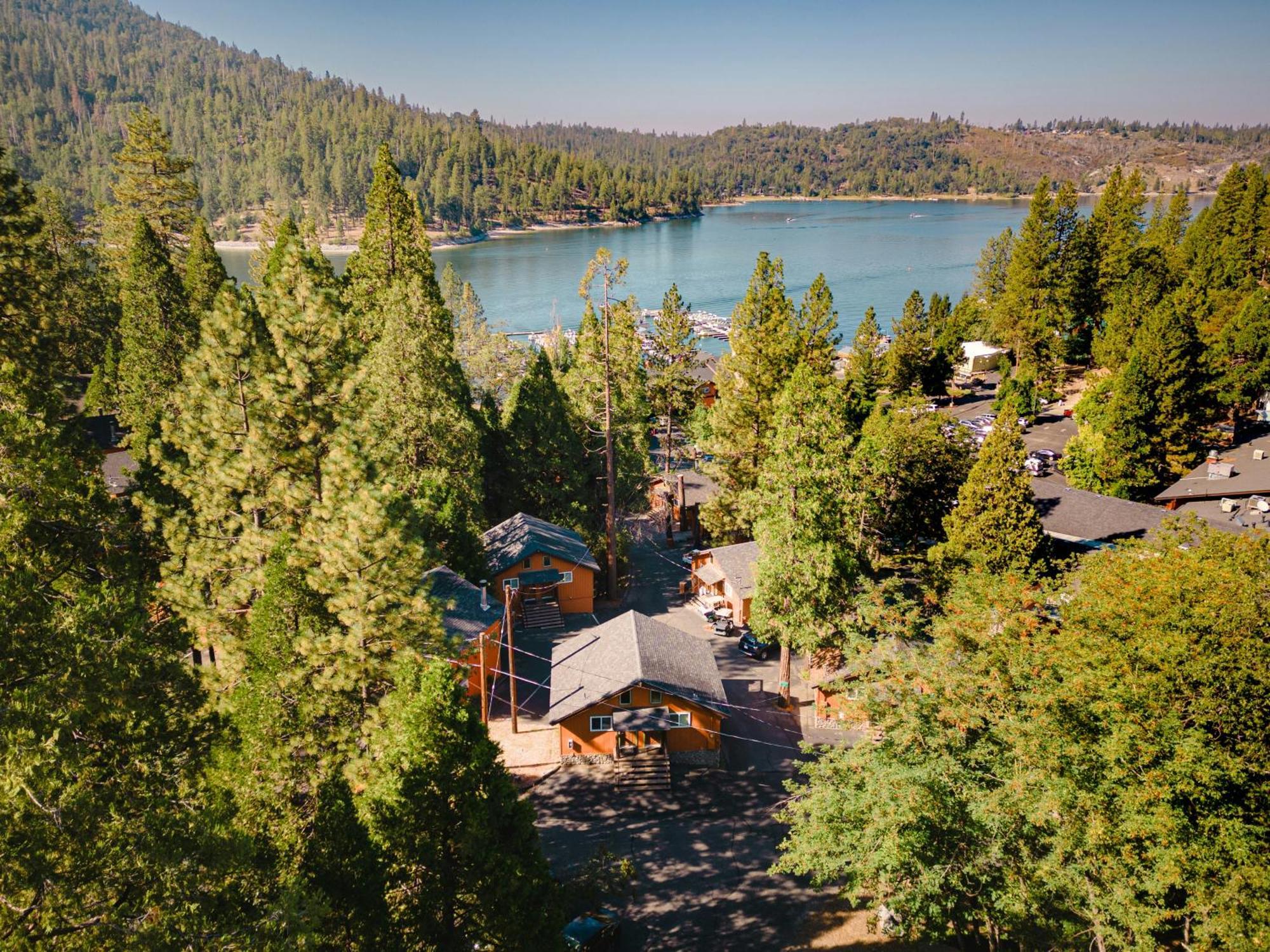 The Pines Resort & Conference Center Bass Lake Eksteriør bilde