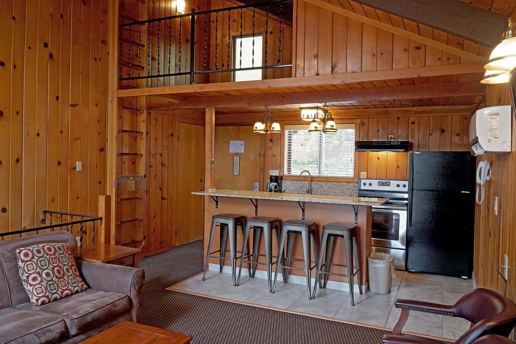 The Pines Resort & Conference Center Bass Lake Eksteriør bilde